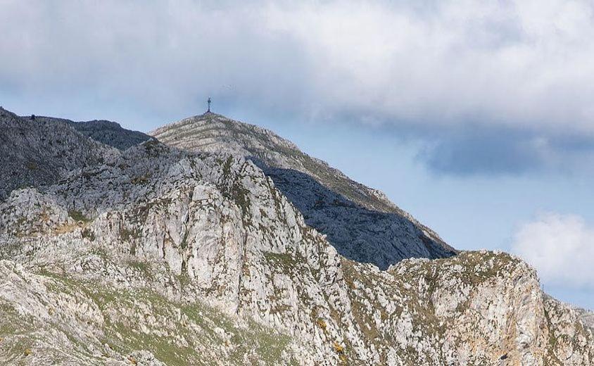 Duplex Con Vistas Al Picu Pienzu, Colunga Daire Dış mekan fotoğraf